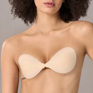 NOOD Shape Up Reusable Adhesive Bra ❤️NWT IN STORES❤️